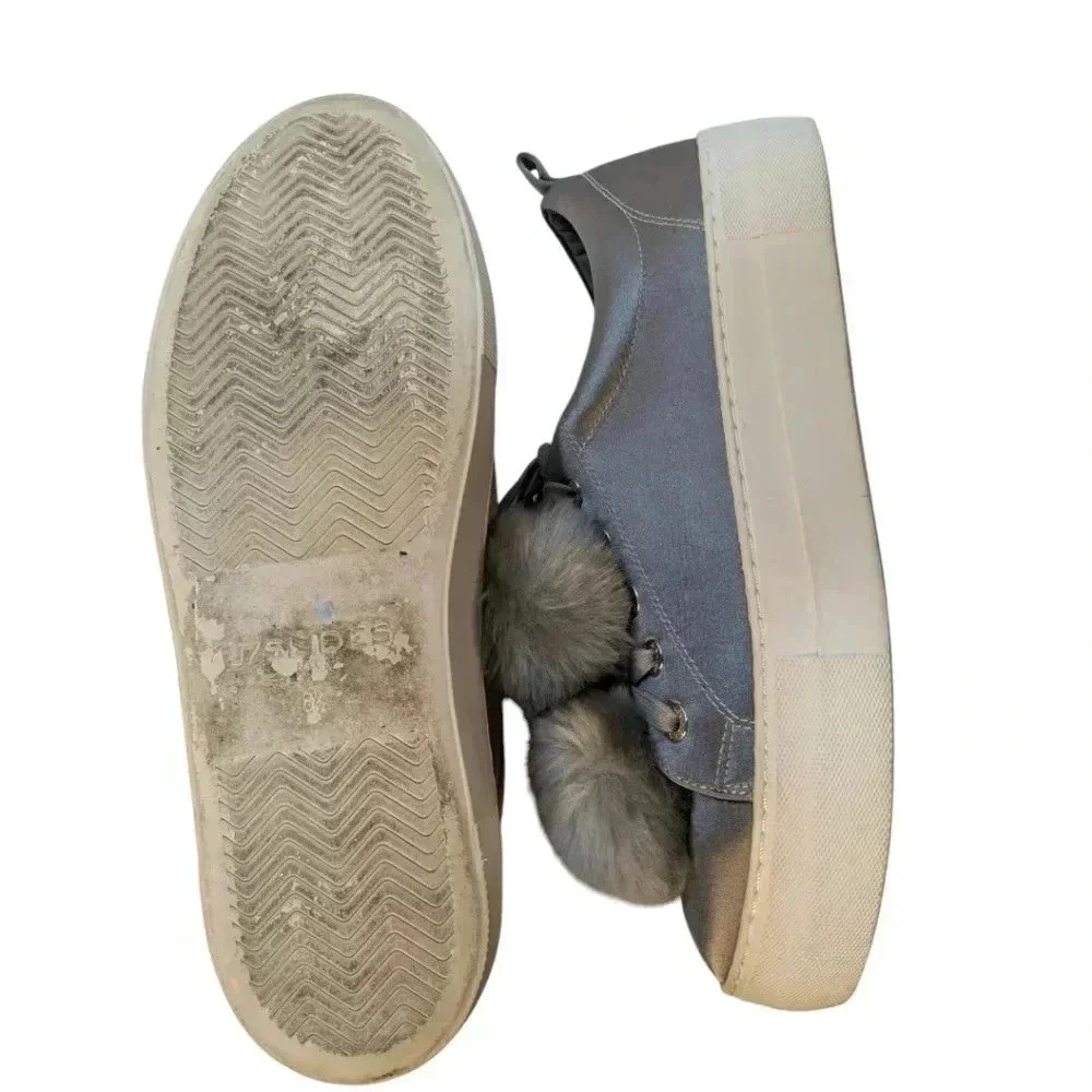 J Slides Silvery Grey with Faux Fur Pom Poms SZ 8.5 Exc Condition Silvery Grey - Picture 7 of 7